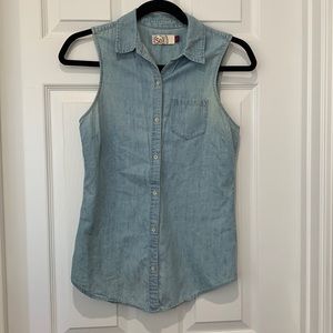 💥3 for $10💥 So Chambray Top